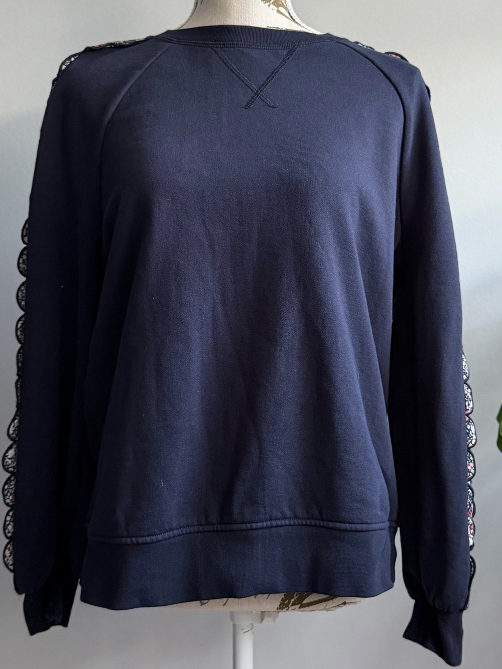 Boden Navy Floral Scallop Trim Sweatshirt US 10 UK 14